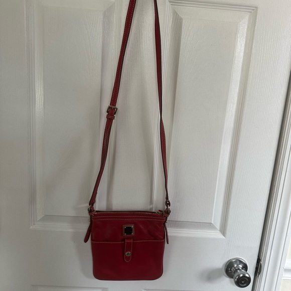Dooney & Bourke crossbody bag - Picture 2 of 3